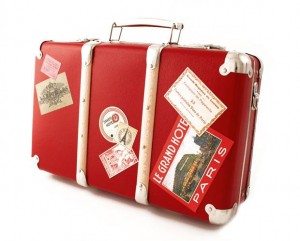 red suitcase couveture