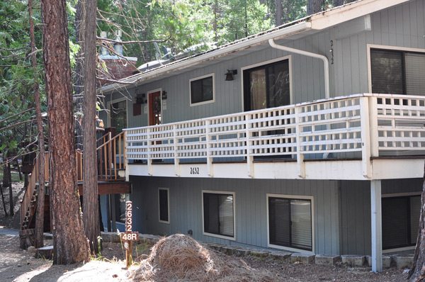 one of many vacation rental options - The Redwoods in Yosemite