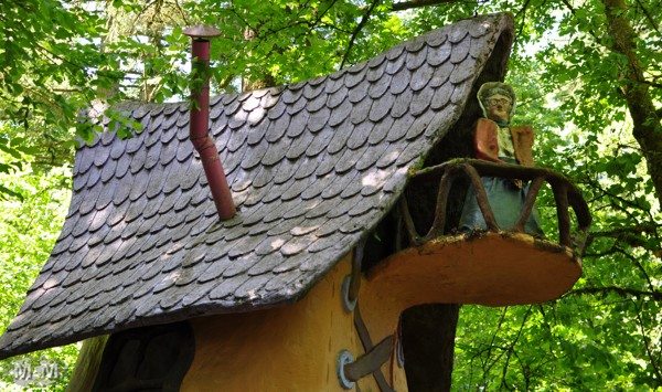 Old Woman Who Lived In A Shoe at Enchanted Forest