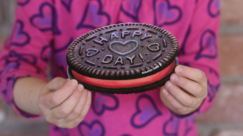 Oreo Cookie Valentine Peaceable Kingdom