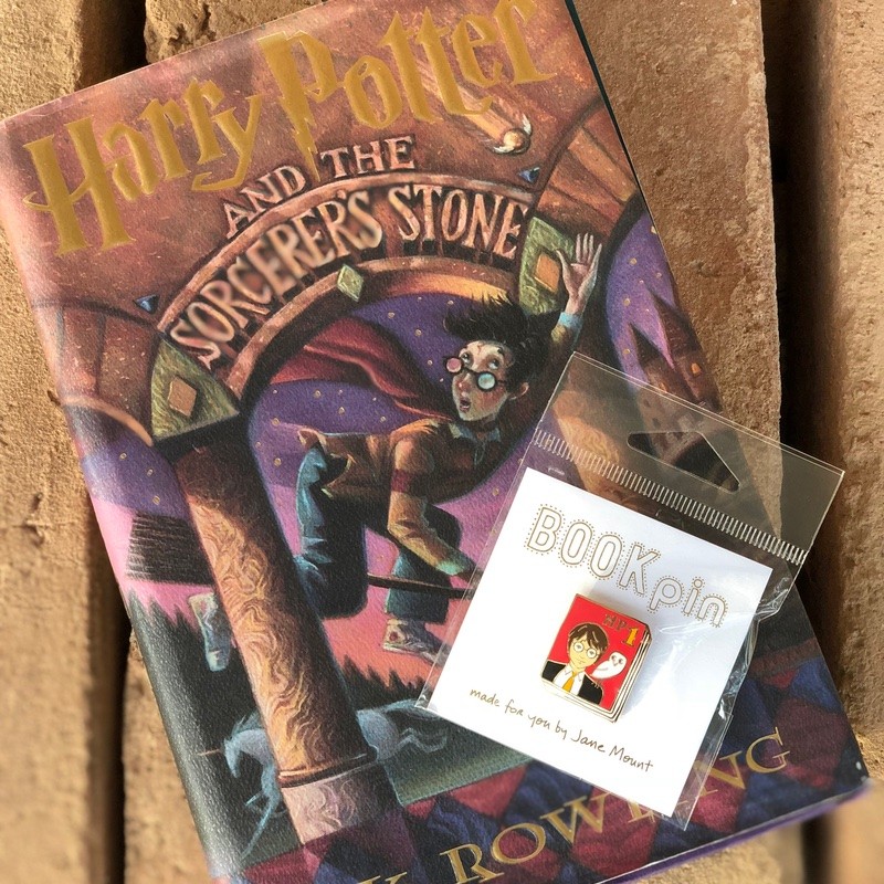 Harry Potter book pin