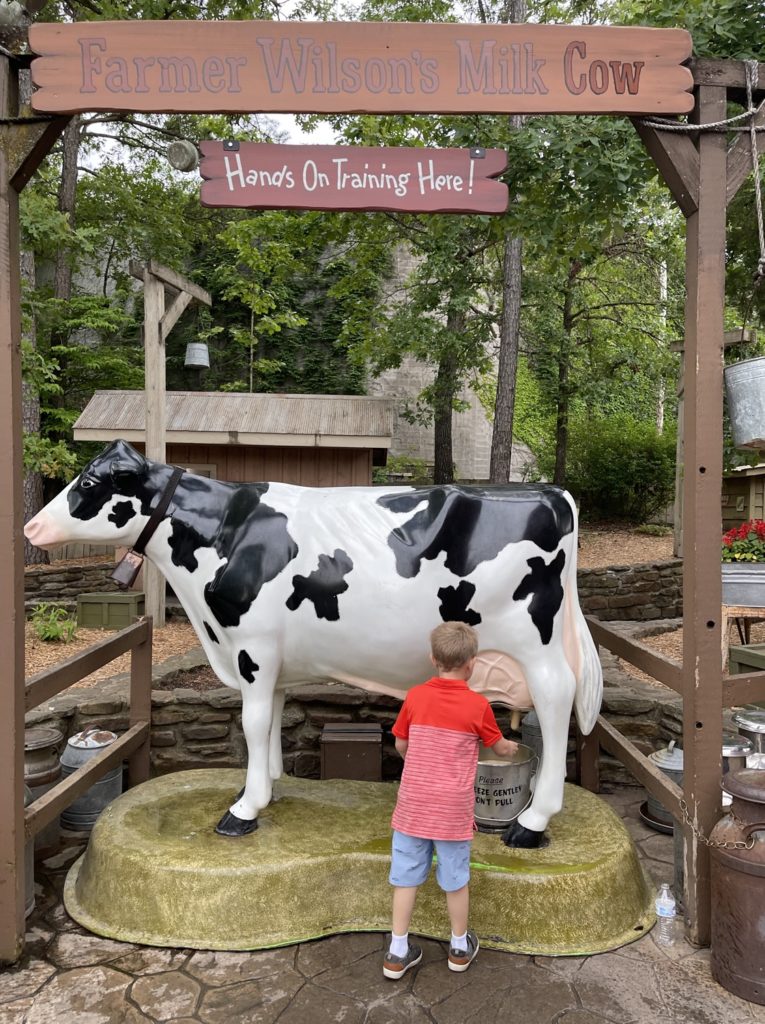 Travel With Kids: Silver Dollar City 23