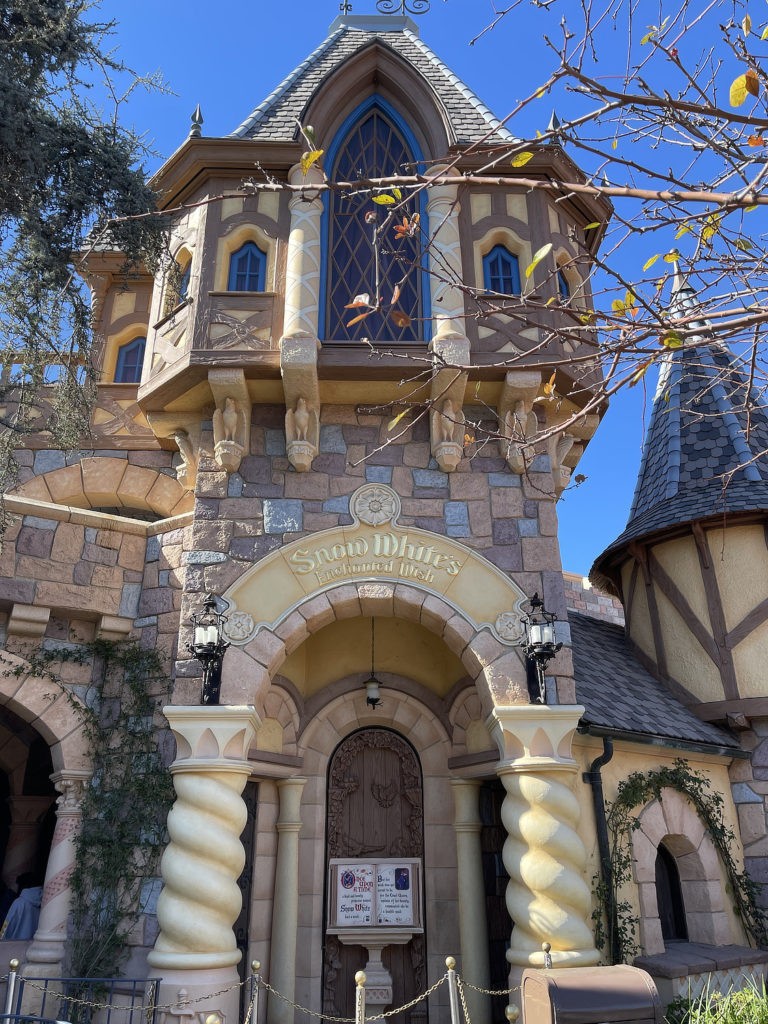 Is the Snow White ride at Disneyland scary? 4